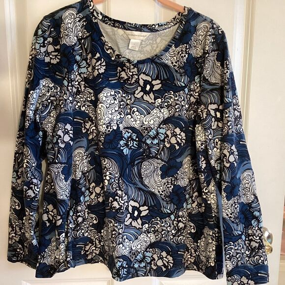 NWOT. Christopher & Banks Brand Women’s L/S Tee in Blues Print Size Large - Picture 3 of 10